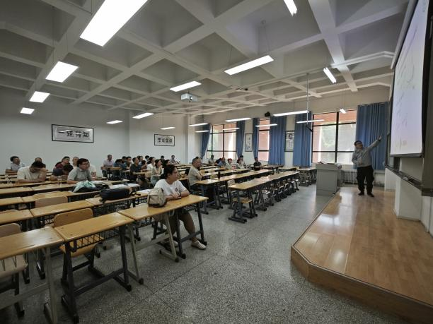 党建+教师业务能力提升计划丨英国上市公司官网365物理系组织新入职教师试讲